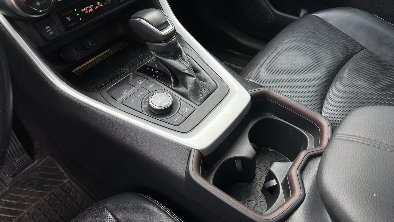 2020 Toyota RAV4 LIMITED AWD Photo