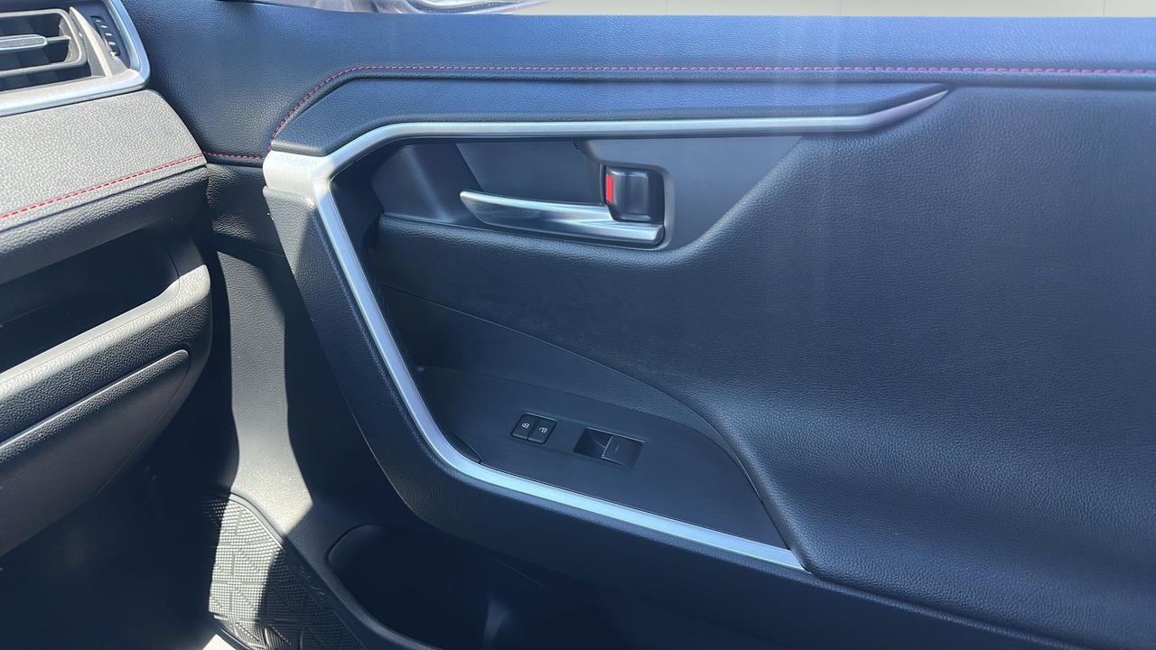 2025 Toyota RAV4 Plug-In Hybrid  Photo