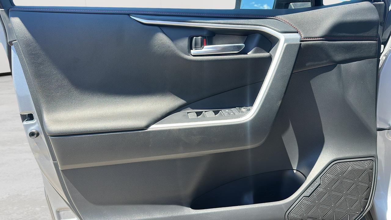2025 Toyota RAV4 Plug-In Hybrid  Photo