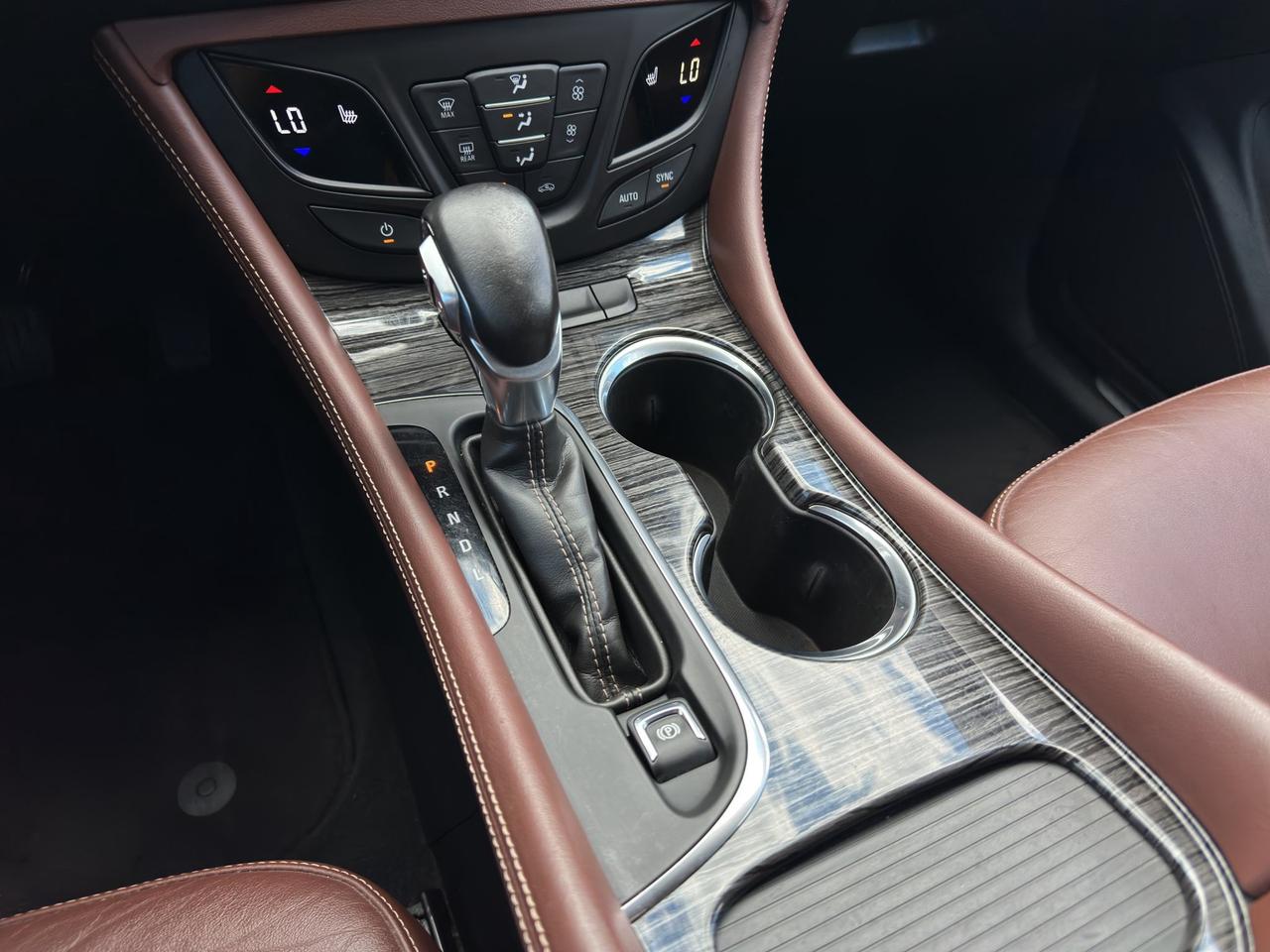 2017 Buick Envision Essence | Reverse Cam | Heated Seats Photo