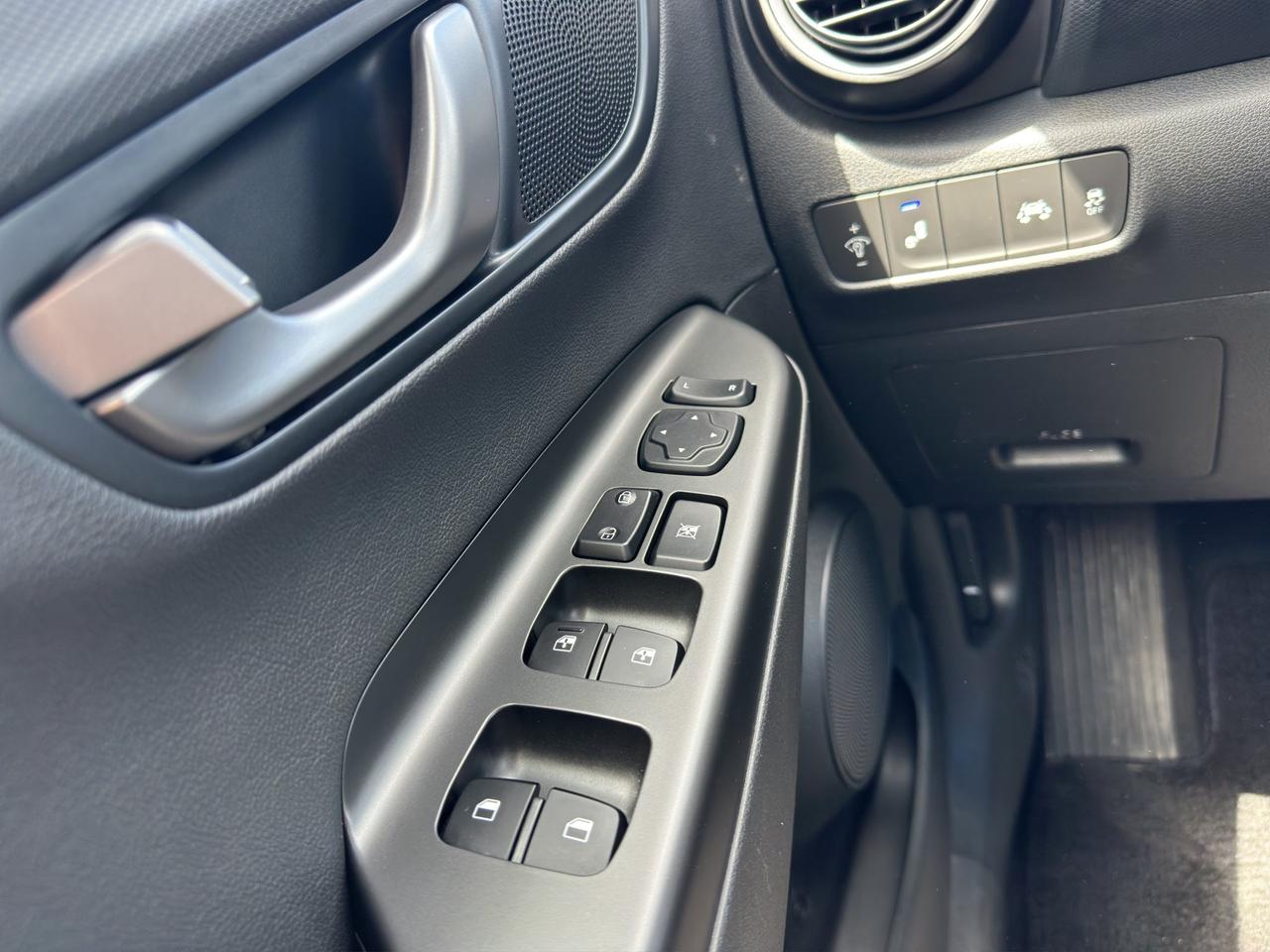 2021 Hyundai KONA Luxury | Reverse Cam | Heated Seats Photo