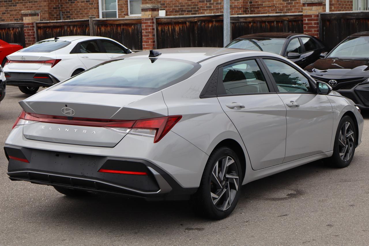 2025 Hyundai Elantra Preferred IVT w/Tech Pkg with sunroof Photo3