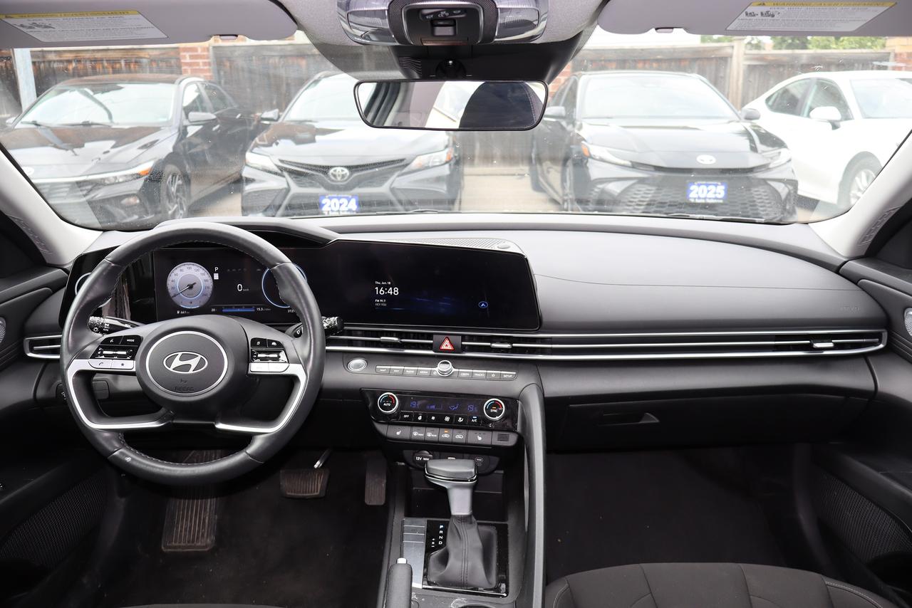 2025 Hyundai Elantra Preferred IVT w/Tech Pkg with sunroof Photo