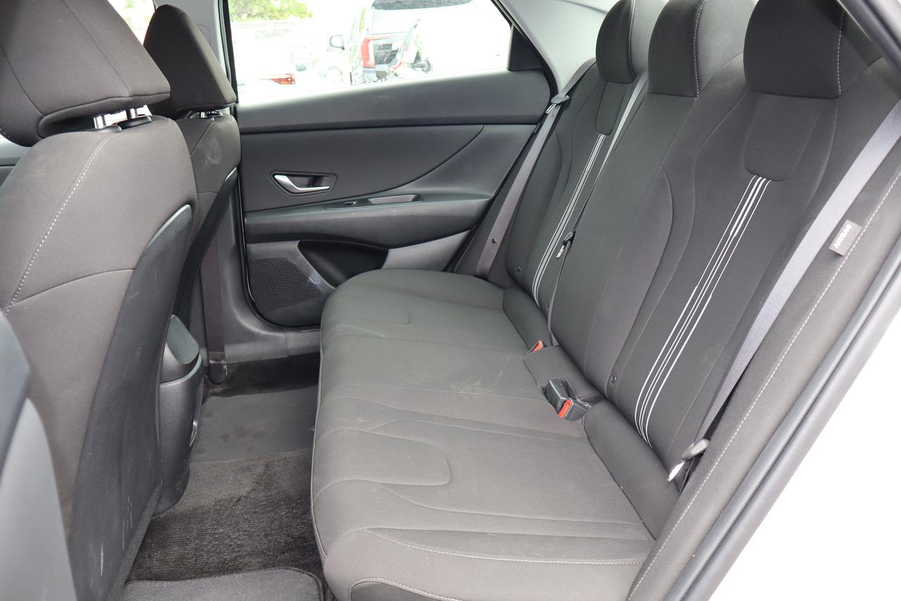 2025 Hyundai Elantra Preferred IVT w/Tech Pkg with sunroof Photo