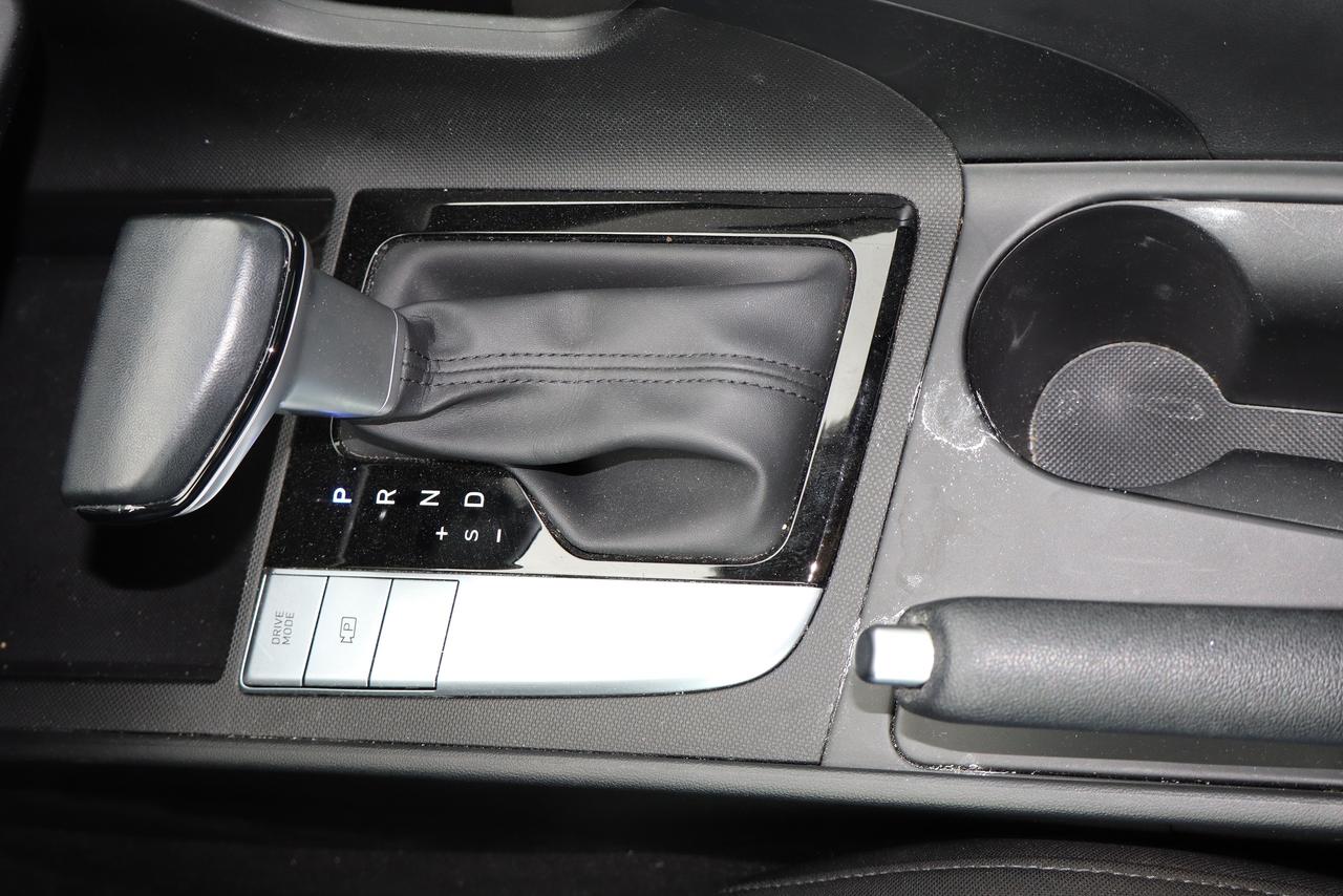 2025 Hyundai Elantra Preferred IVT w/Tech Pkg with sunroof Photo