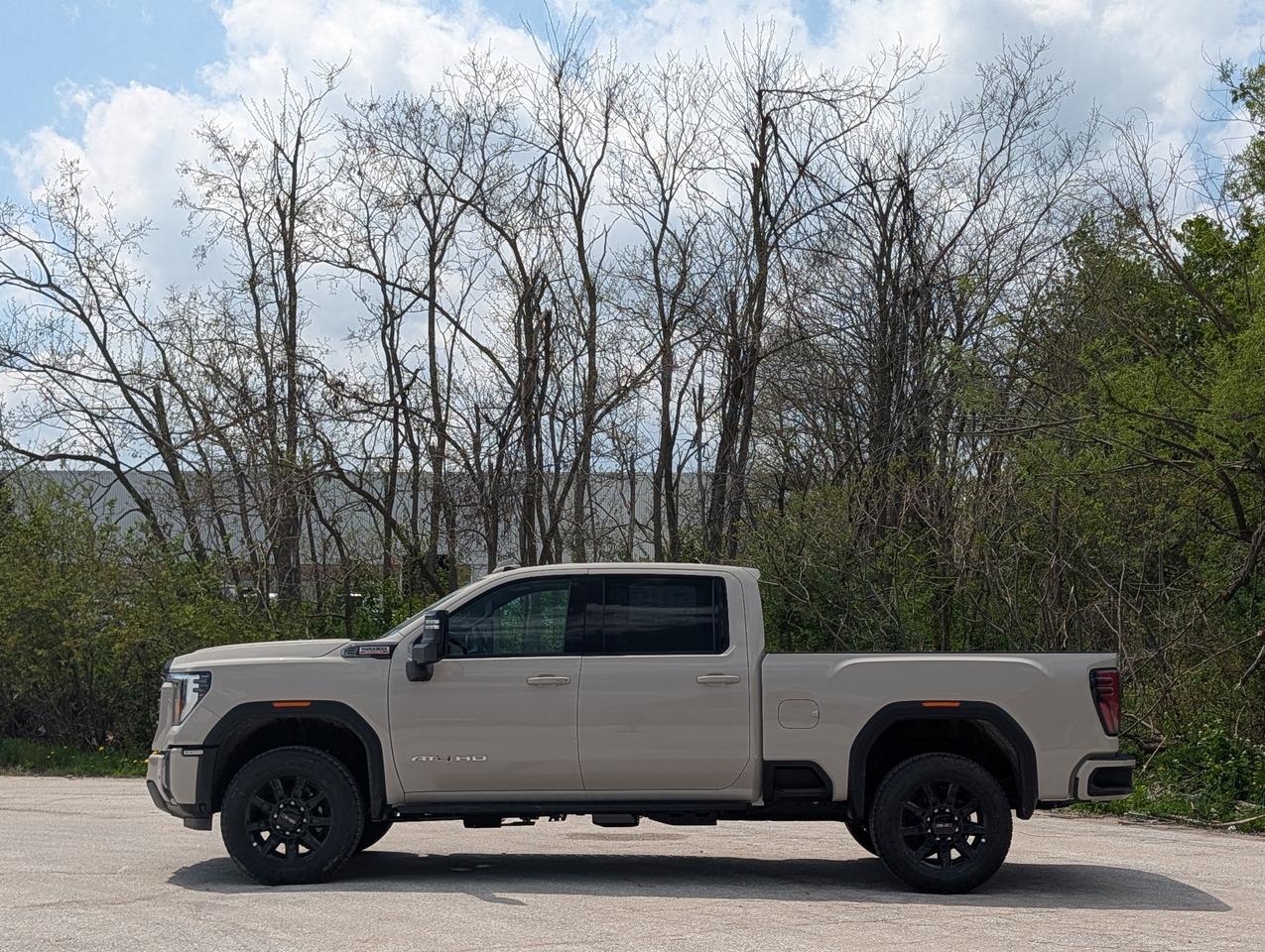 2026 GMC SIERRA 2500HD AT4 Photo