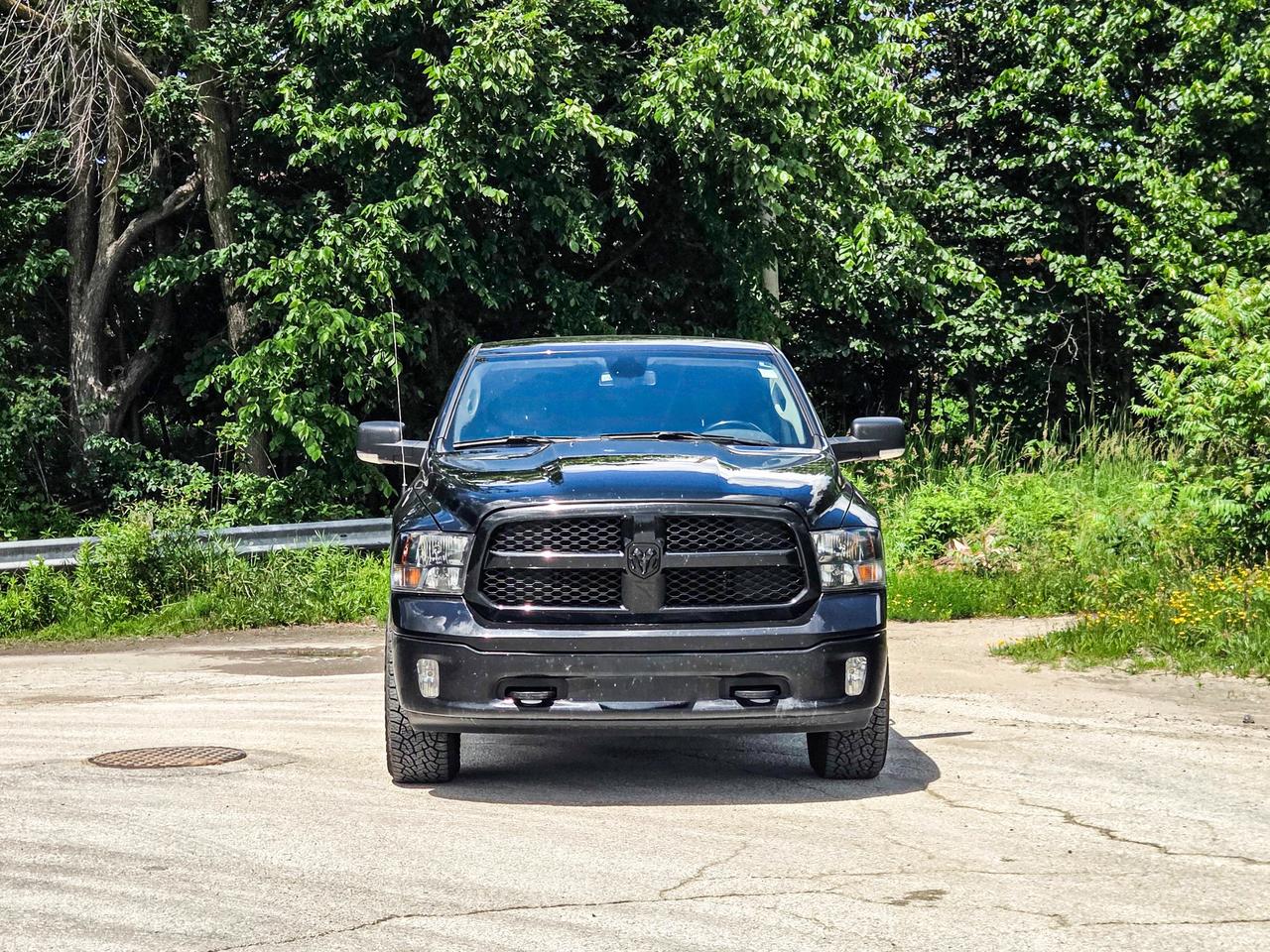 2023 RAM 1500 Classic SLT Photo4