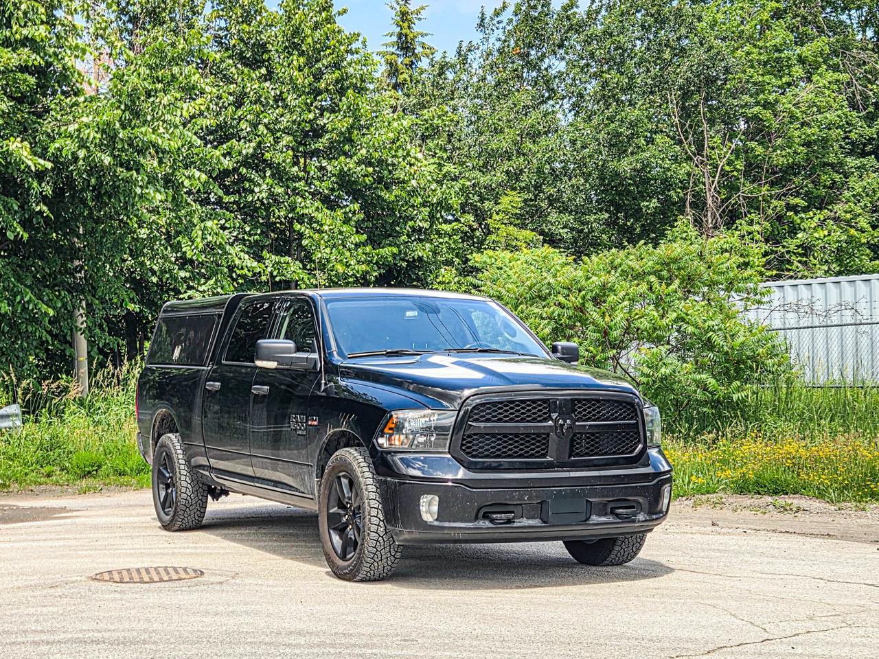 2023 RAM 1500 Classic SLT Photo3