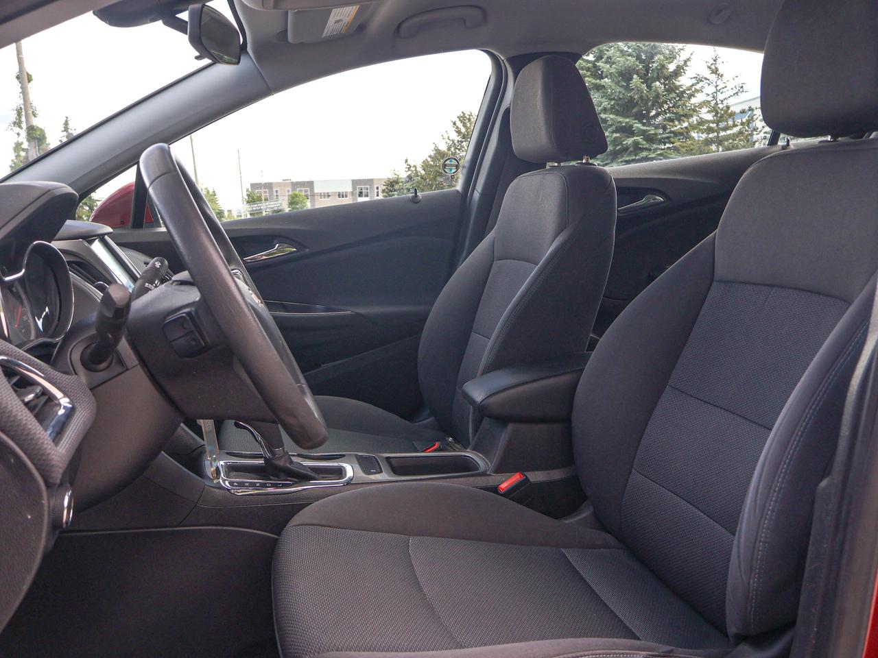 2019 Chevrolet Cruze LT Photo