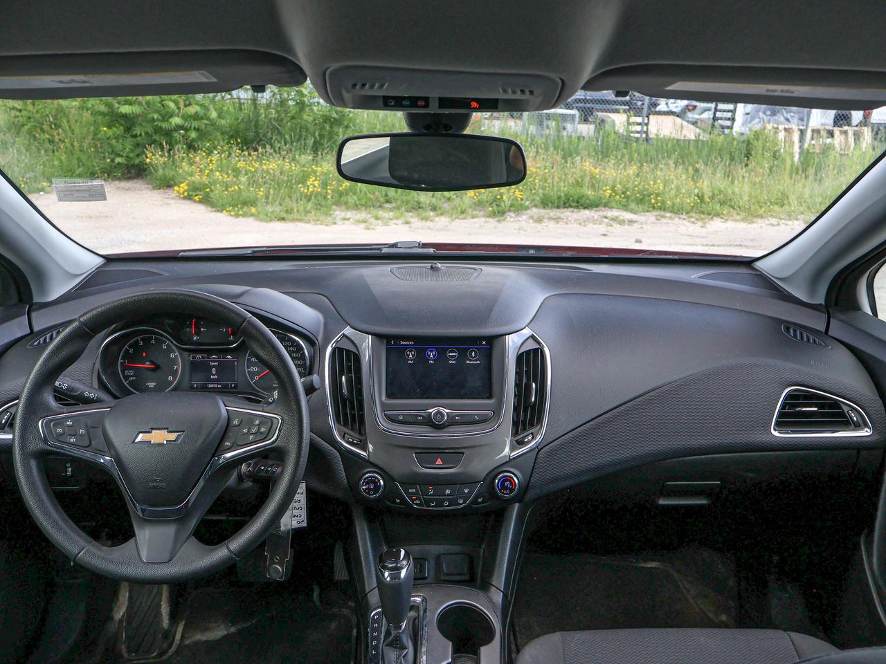 2019 Chevrolet Cruze LT Photo