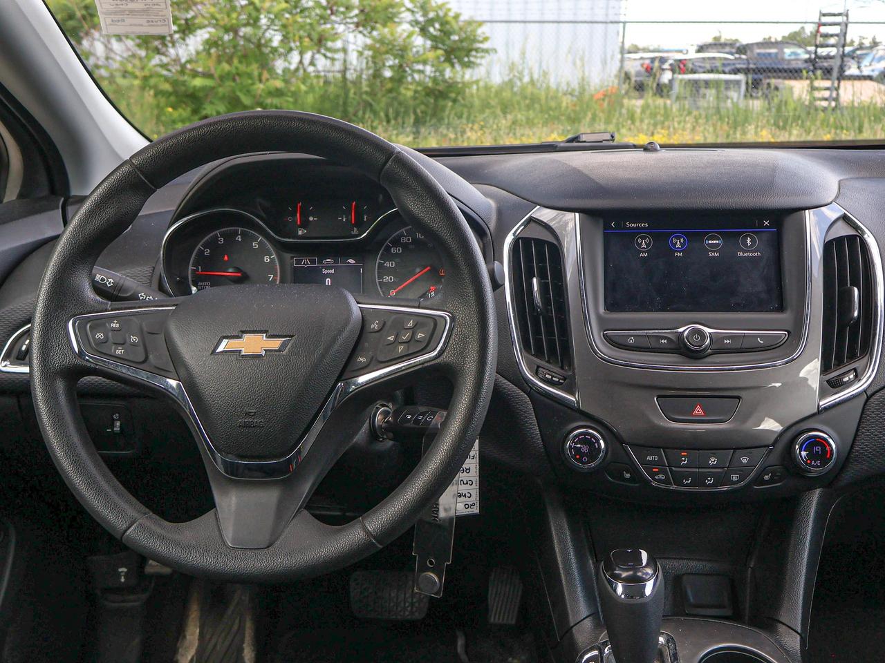 2019 Chevrolet Cruze LT Photo