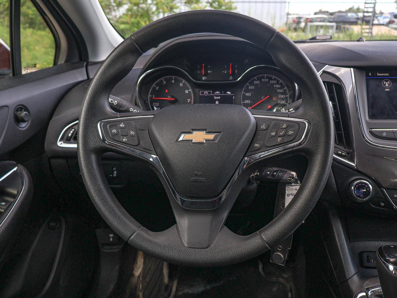 2019 Chevrolet Cruze LT Photo