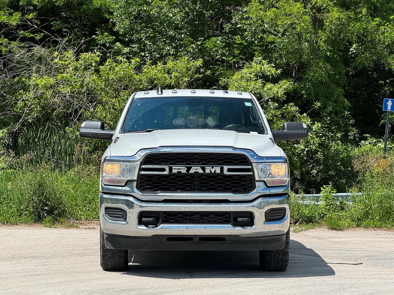 2022 RAM 2500 Tradesman Photo3