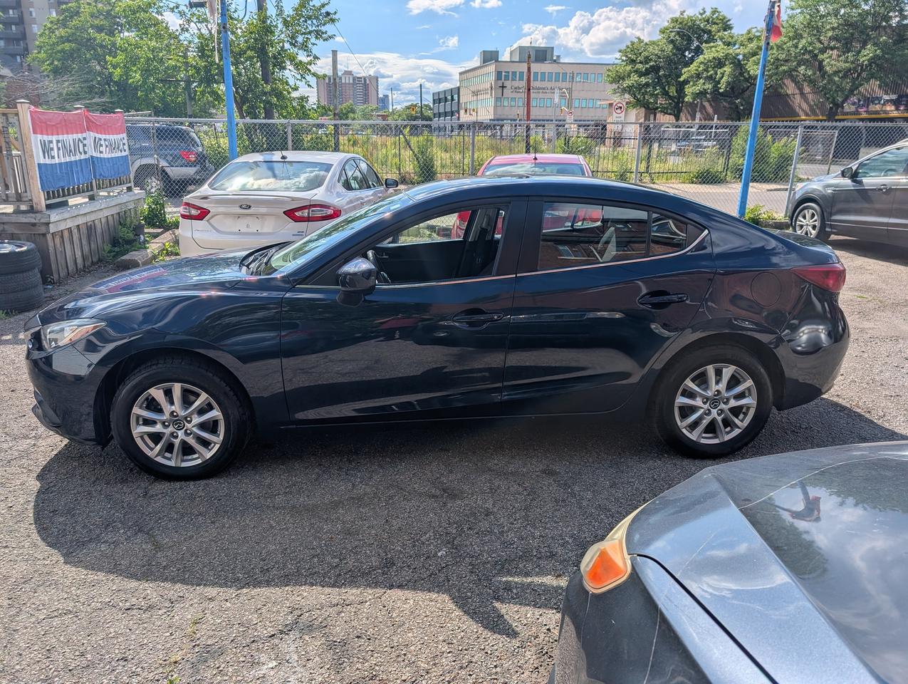 2016 Mazda MAZDA3 GS Photo2
