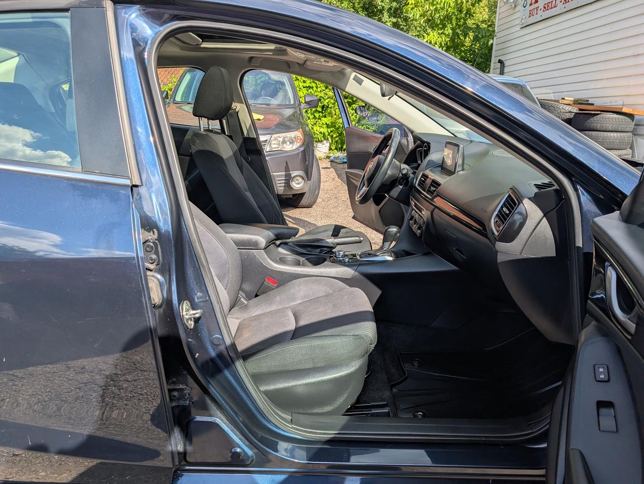 2016 Mazda MAZDA3 GS Photo