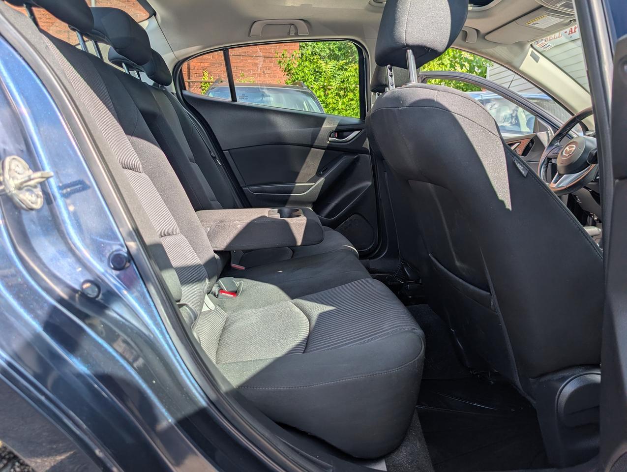 2016 Mazda MAZDA3 GS Photo