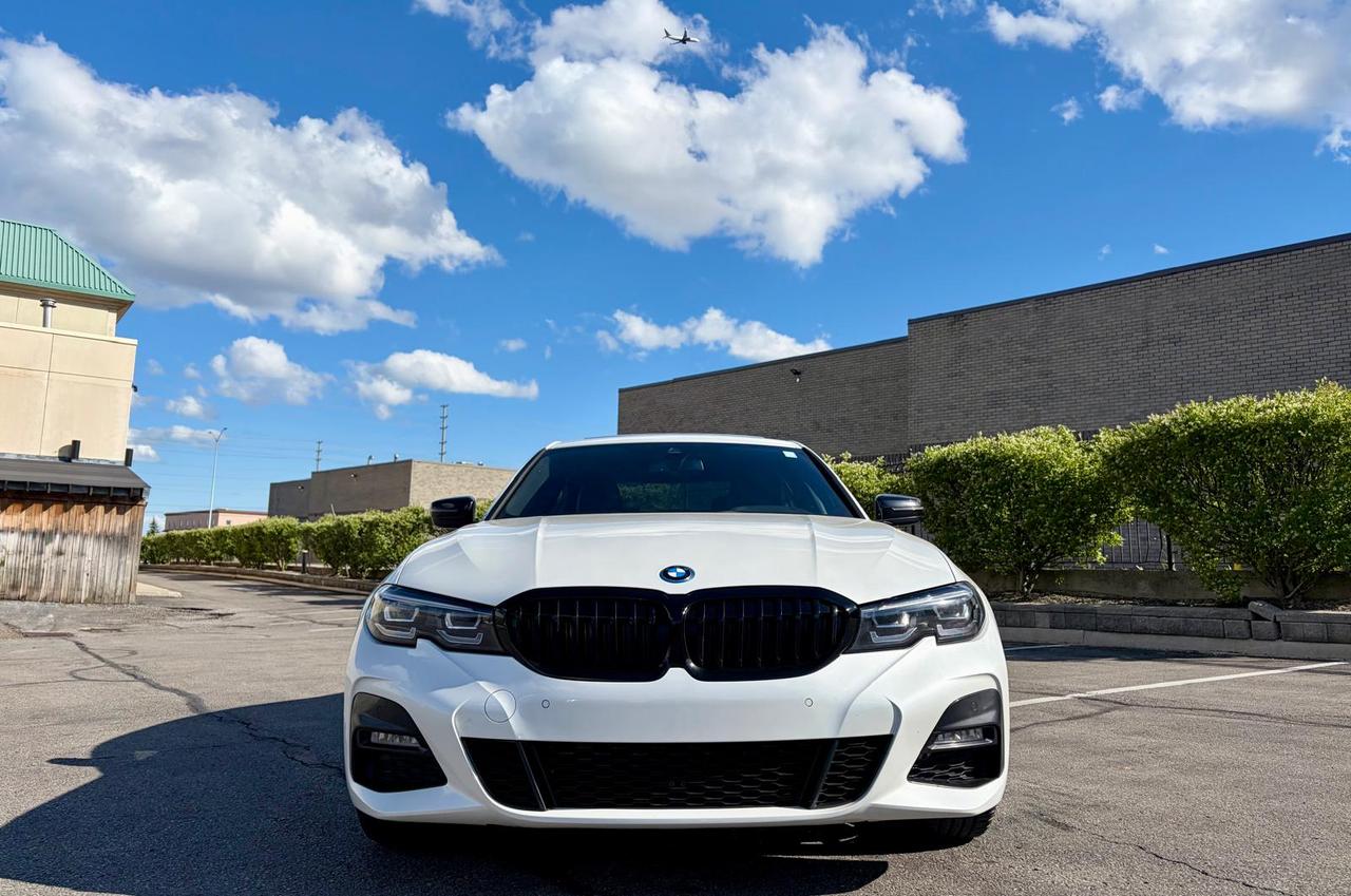 2022 BMW 3 Series 330e xDrive Plug-In Hybrid Photo