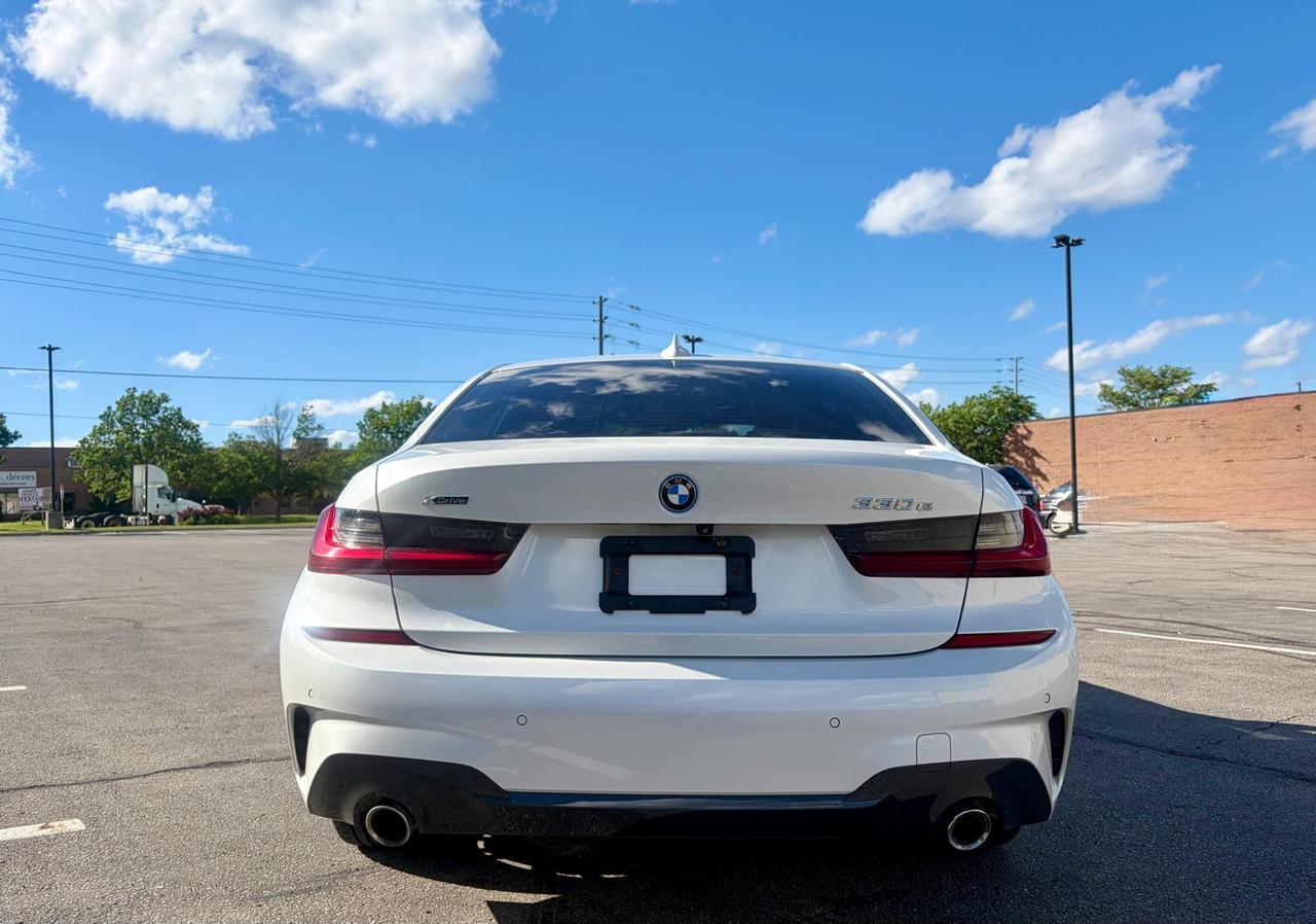 2022 BMW 3 Series 330e xDrive Plug-In Hybrid Photo3