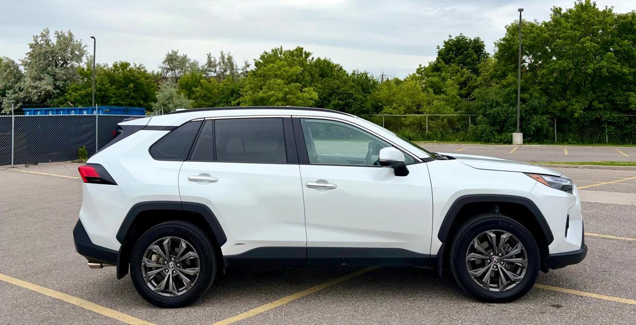 2024 Toyota RAV4 Hybrid Limited AWD Photo