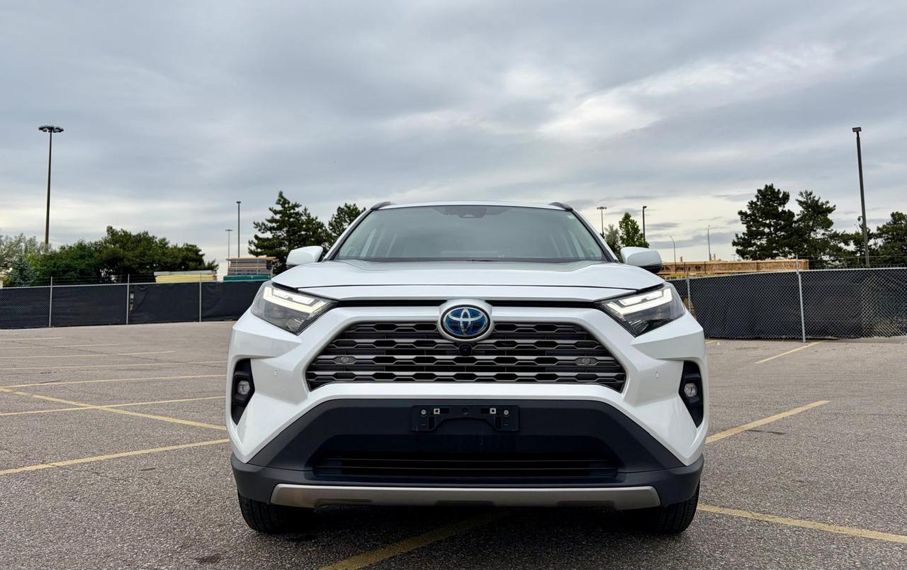 2024 Toyota RAV4 Hybrid Limited AWD Photo4