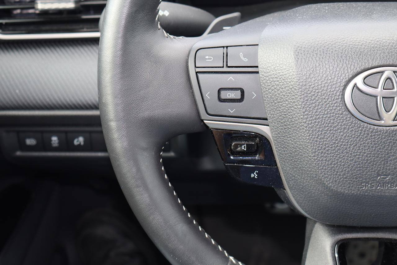 2025 Toyota Camry SE Hybrid Photo