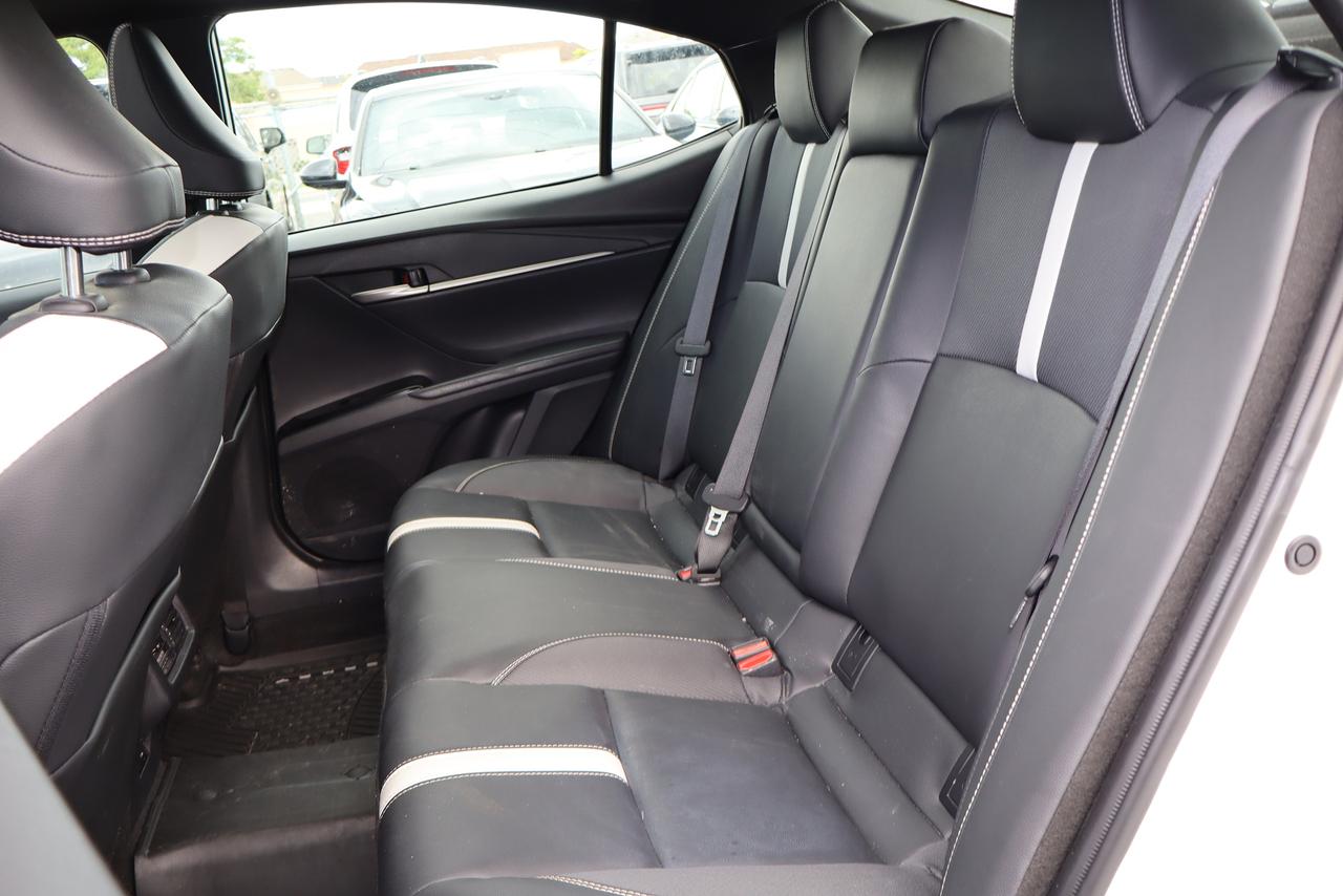 2025 Toyota Camry SE Hybrid Photo