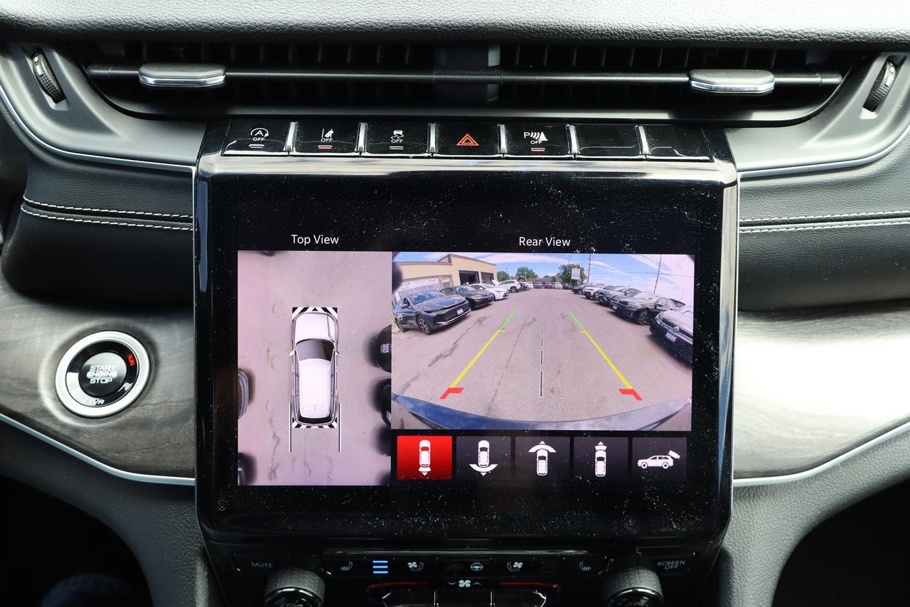 2024 Jeep Grand Cherokee Limited 6 Passenger Photo