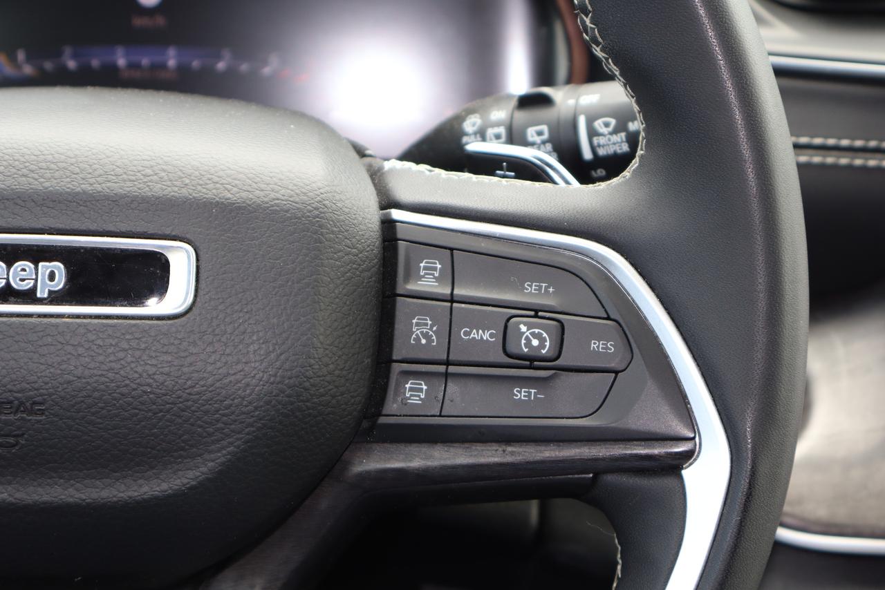 2024 Jeep Grand Cherokee Limited 6 Passenger Photo