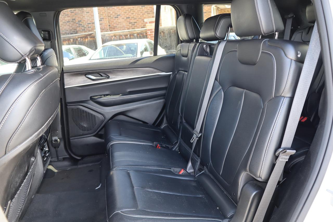 2024 Jeep Grand Cherokee Limited 7 Passenger Photo
