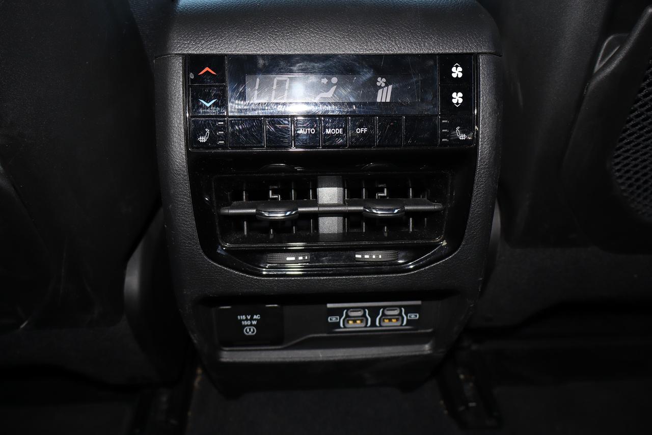 2024 Jeep Grand Cherokee Limited 7 Passenger Photo