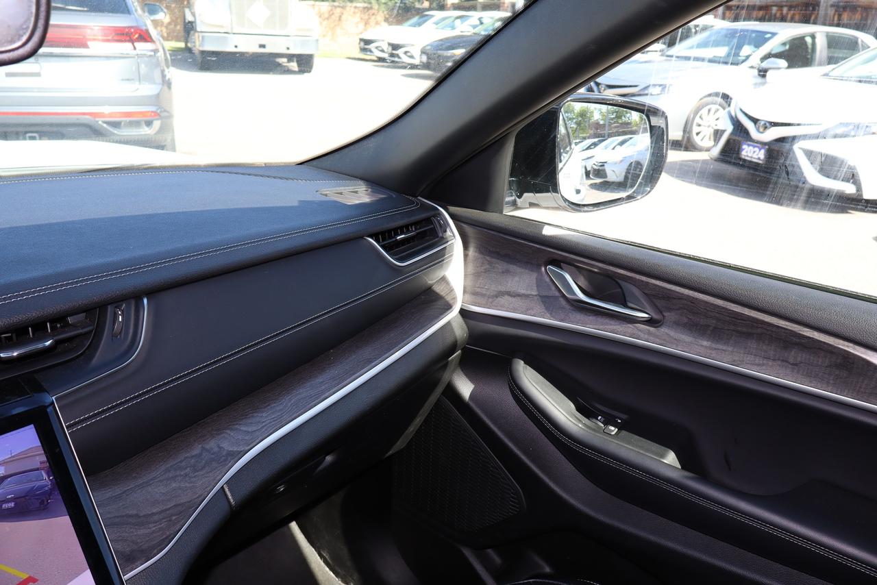 2024 Jeep Grand Cherokee Limited 7 Passenger Photo