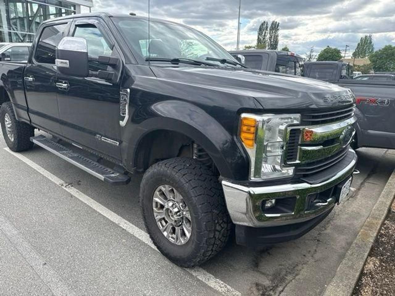 Used 2017 Ford SUPER DUTY F-350 SRW 4WD Crew Cab 176