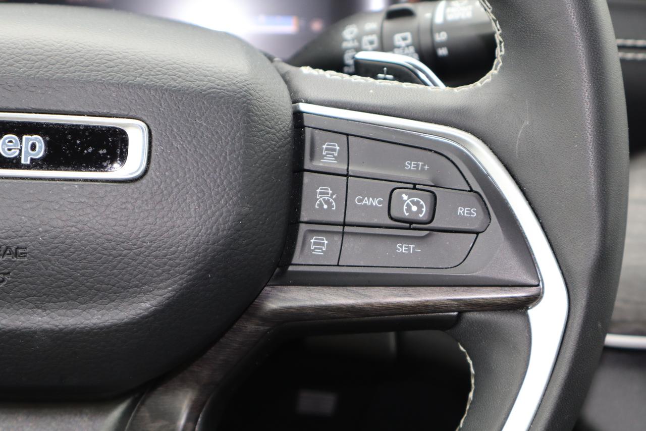 2024 Jeep Grand Cherokee LIMITED 4X4 Photo