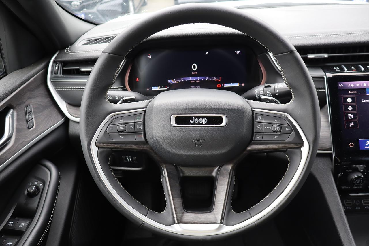2024 Jeep Grand Cherokee LIMITED 4X4 Photo