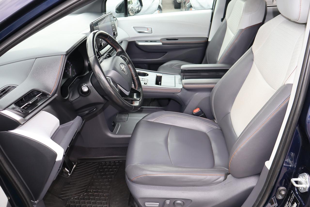 2021 Toyota Sienna XSE 7 PASSNGER Photo
