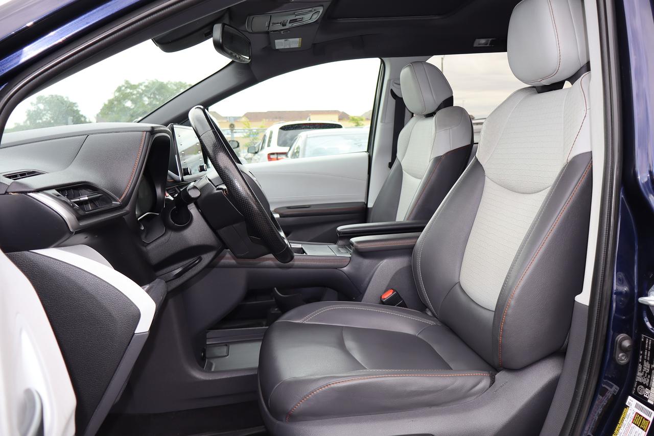2021 Toyota Sienna XSE 7 PASSNGER Photo