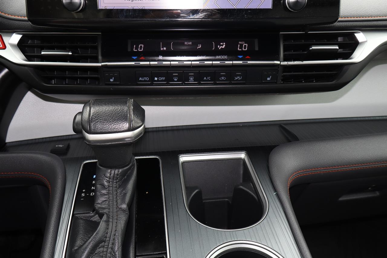 2021 Toyota Sienna XSE 7 PASSNGER Photo