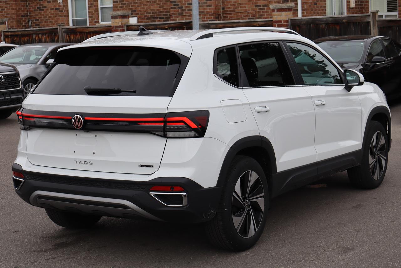 2025 Volkswagen Taos Comfortline 4Motion Photo