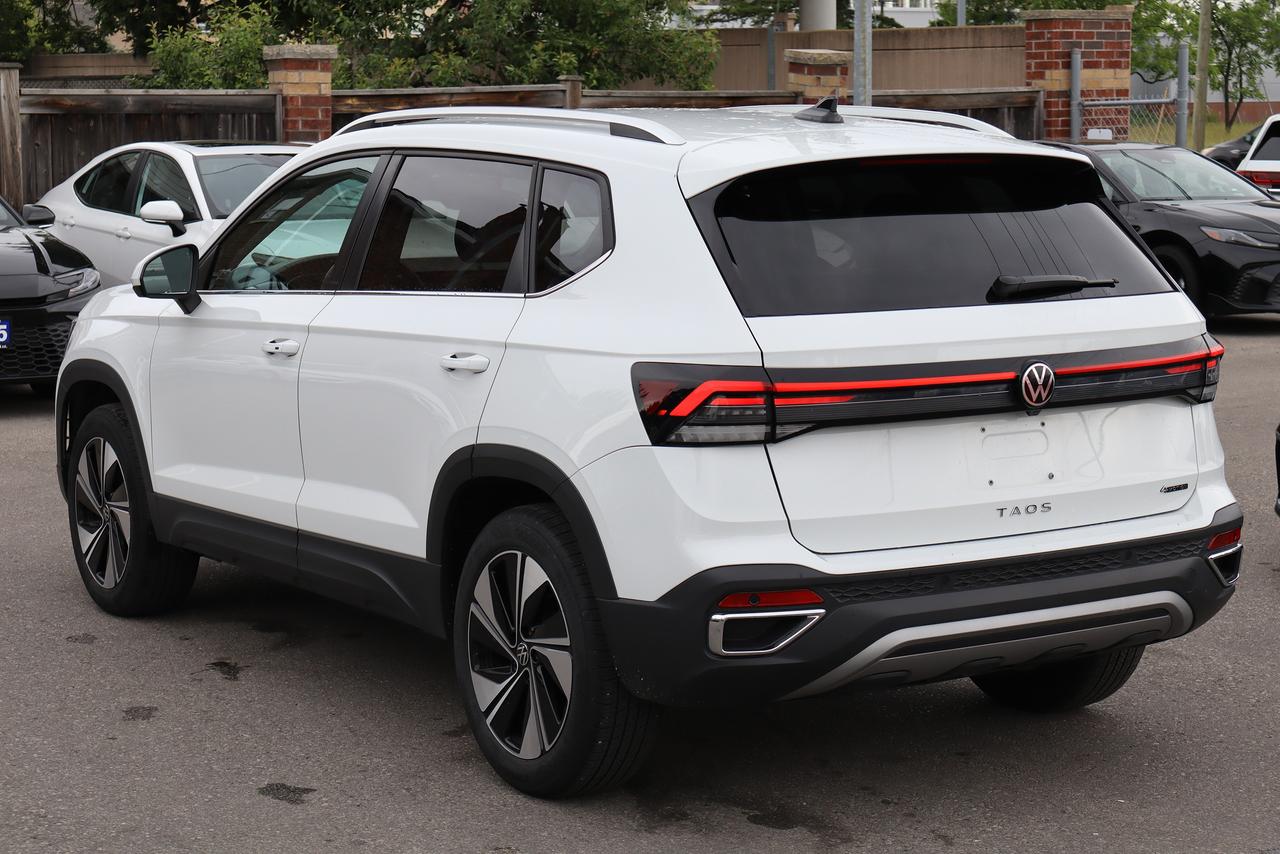 2025 Volkswagen Taos Comfortline 4Motion Photo