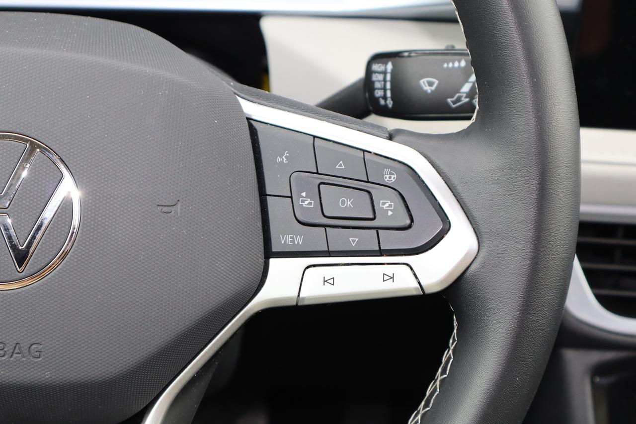 2025 Volkswagen Taos Comfortline 4Motion Photo