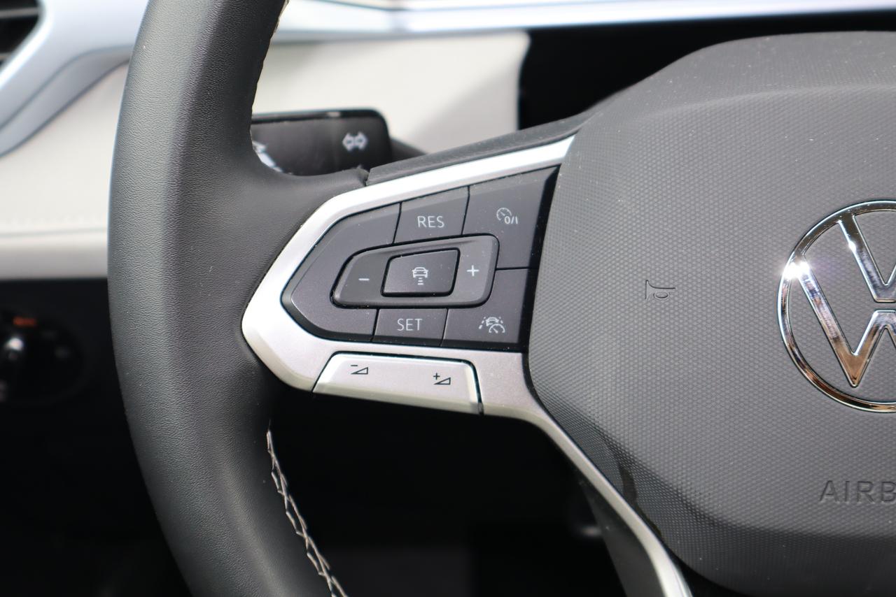 2025 Volkswagen Taos Comfortline 4Motion Photo