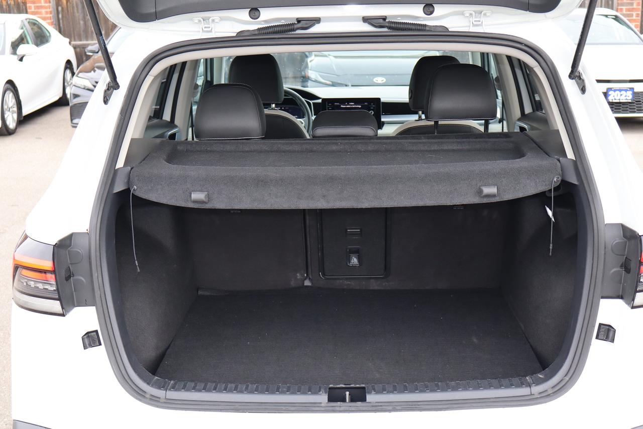 2025 Volkswagen Taos Comfortline 4Motion Photo
