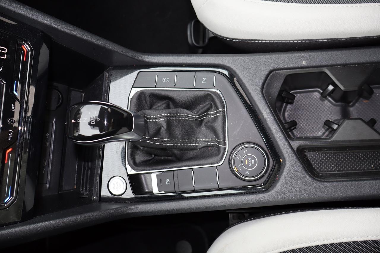 2025 Volkswagen Taos Comfortline 4Motion Photo