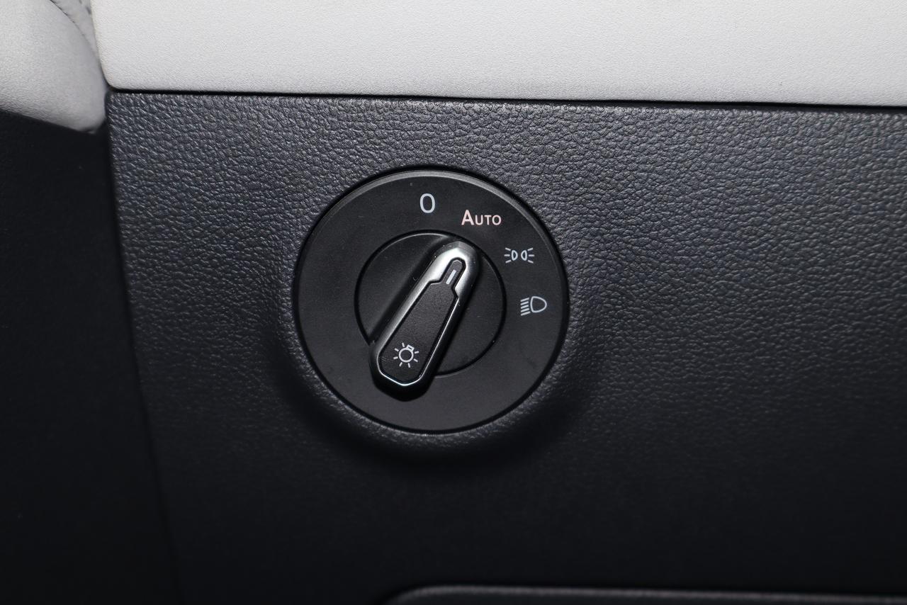 2025 Volkswagen Taos Comfortline 4Motion Photo