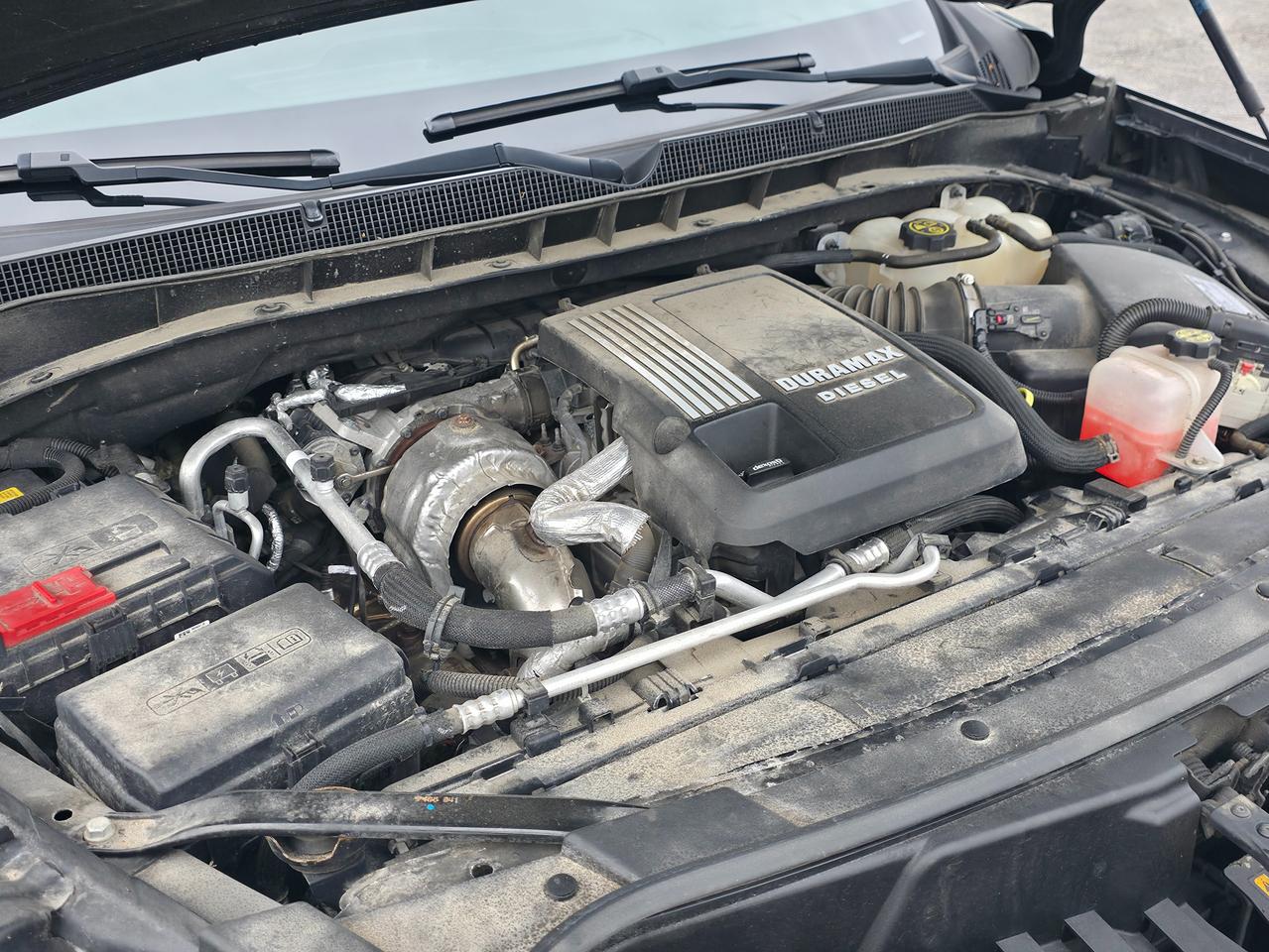 2021 Chevrolet Suburban 4WD LS *DURAMAX POWERED* Photo