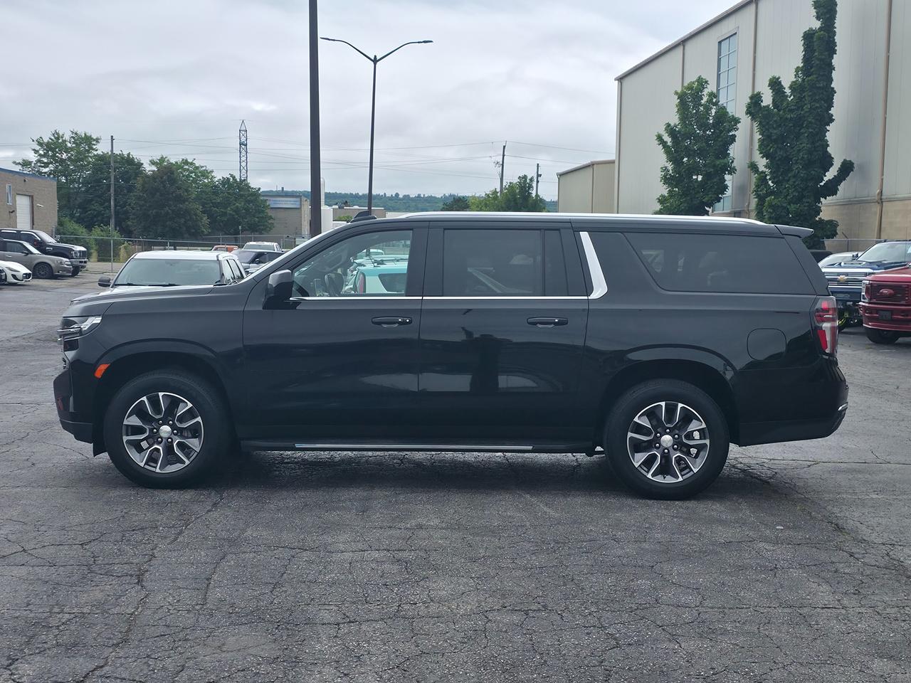 2021 Chevrolet Suburban 4WD LS *DURAMAX POWERED* Photo