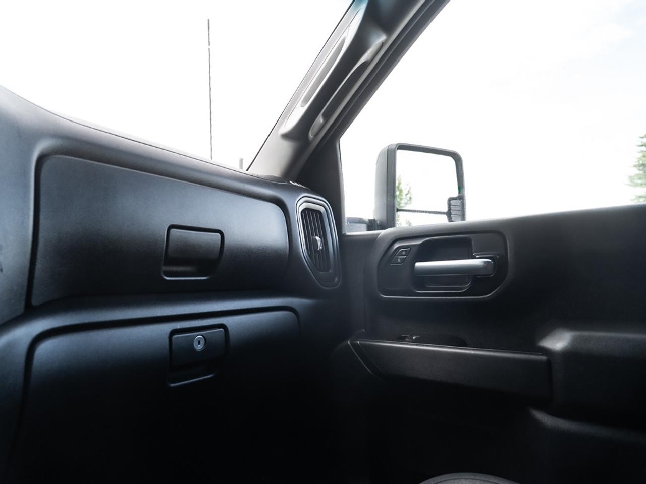 2020 Chevrolet Silverado 2500 4WD Crew CAB Photo13