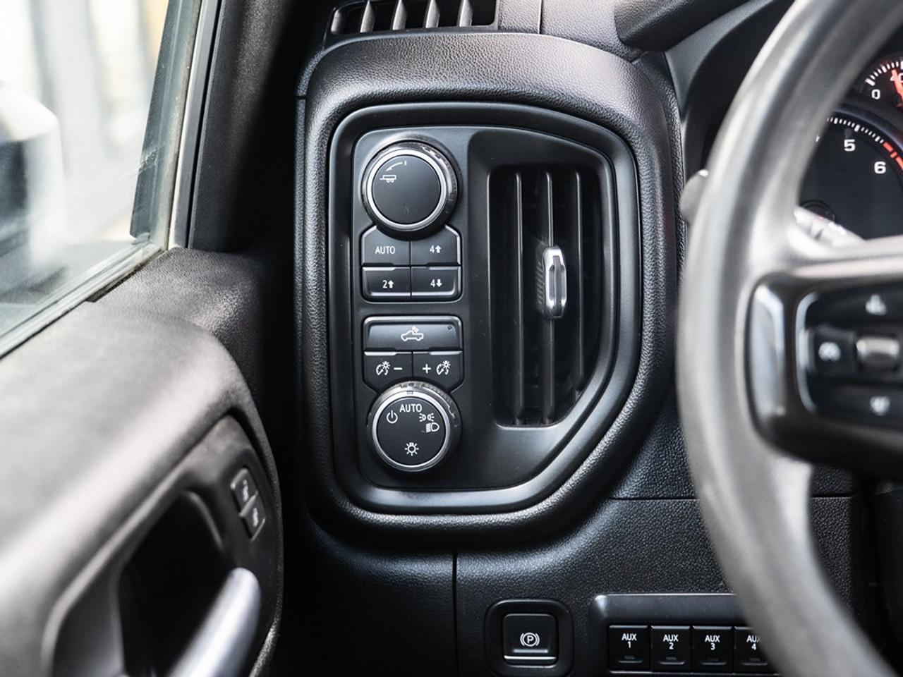 2020 Chevrolet Silverado 2500 4WD Crew CAB Photo32