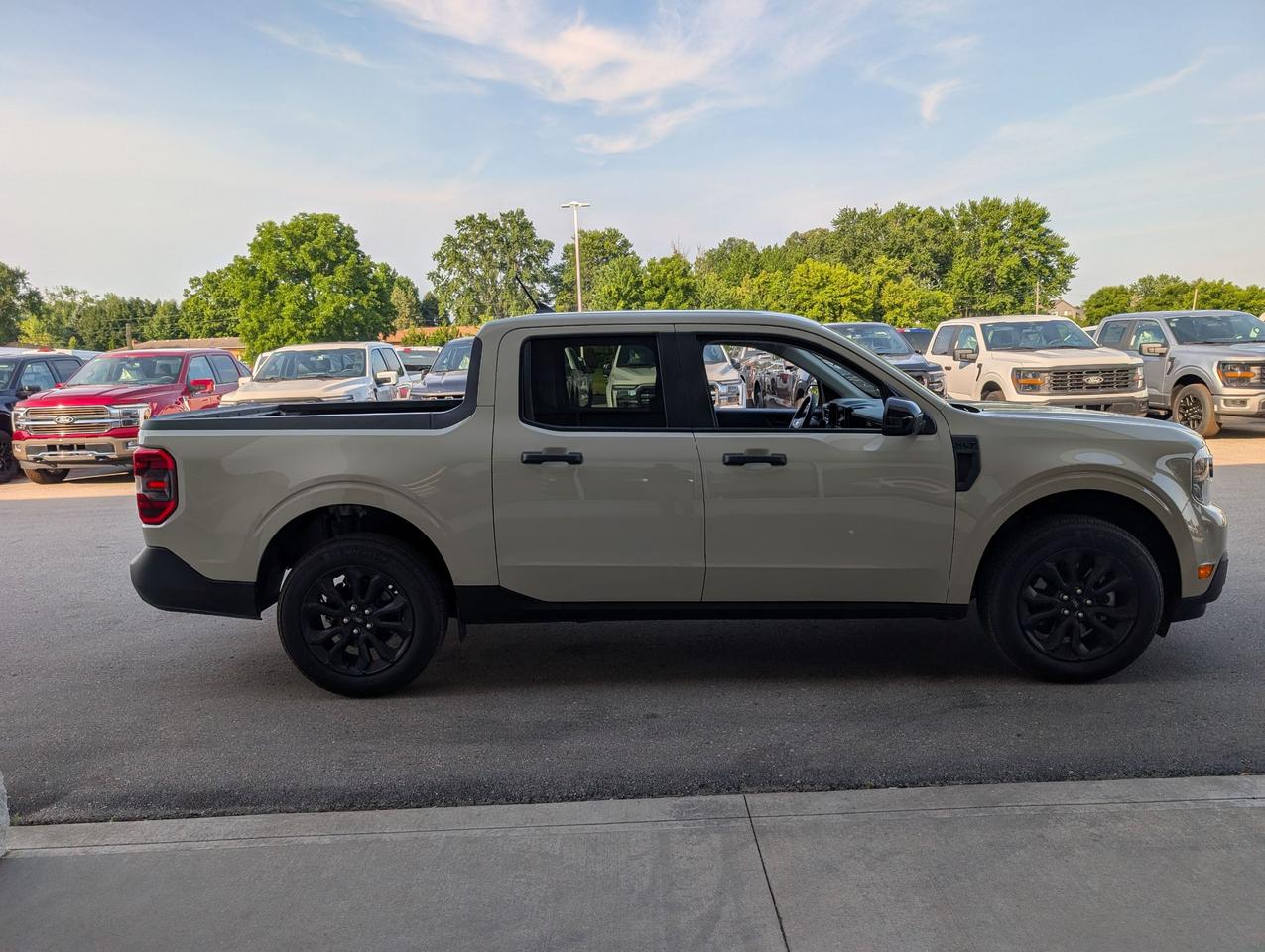 2024 Ford Maverick XLT AWD SuperCrew Photo3