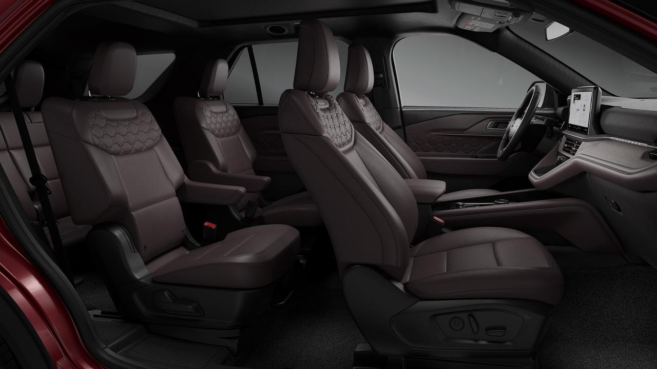 2026 Ford Explorer Platinum™ Photo